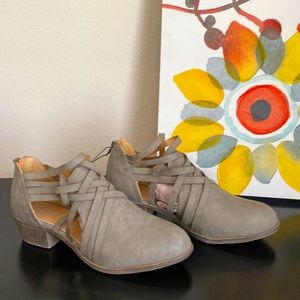 NEW - Sociology - Ankle Bootie (Size 10)